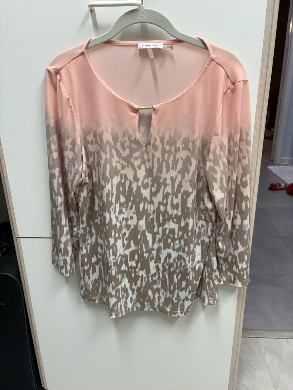 Calvin Klein Pink Ombre Leopard-Print Keyhole Blouse